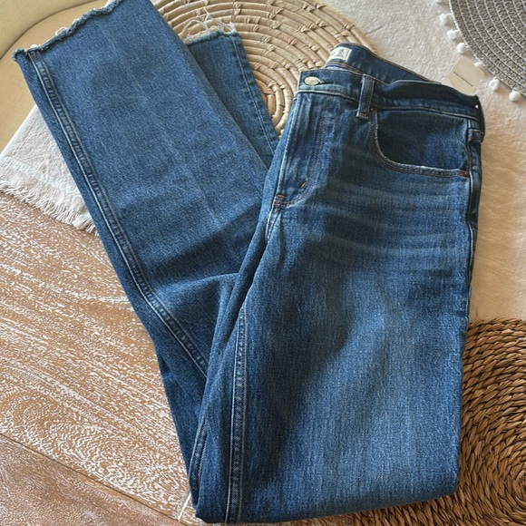 Mid Rise 90’s Straight Abercrombie Jeans - Picture 2 of 6
